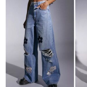 BDG Skater Baggy Jean - Daisy Patch Size 26